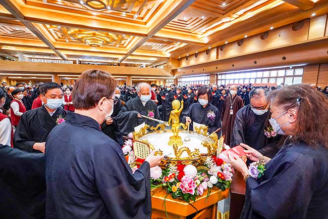 中台禅寺庆祝三○五二年佛诞浴佛法会暨夏安居报恩药师法会